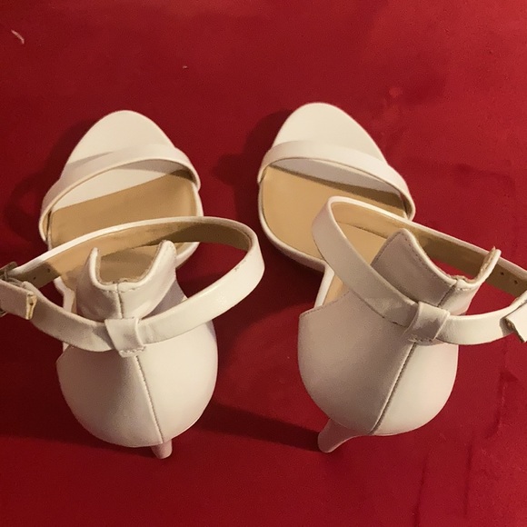INC International Concepts white strappy sandals - Picture 3 of 7